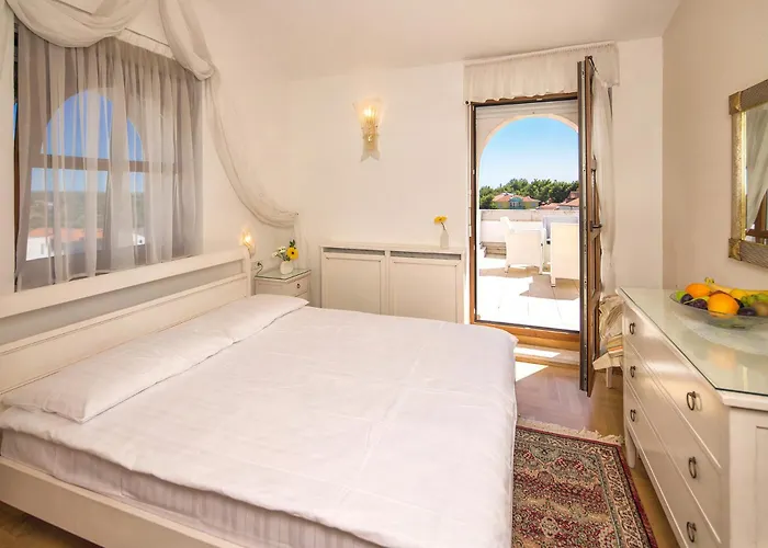 Πανσιόν Vulin 4*